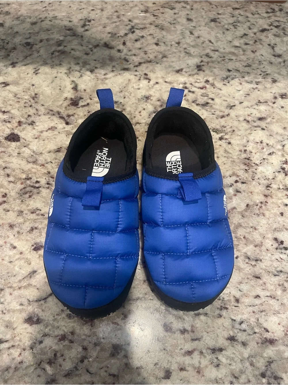 The North Face Kids size 2 THERMOBALL Traction Mules Slippers Blue Black Winter